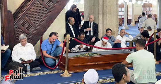 وصول جثمان الدكتور أحمد عمر هاشم الجامع الأزهر وصلاة الجنازة عقب الظهر