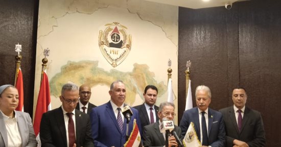نقيب الأطباء يتضامن مع المحامين فى موقفهم من مشروع قانون الإجراءات الجنائية