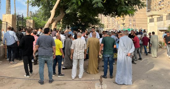 توافد راغبى الترشح لانتخابات النواب أمام محكمة كفر الشيخ الابتدائية 