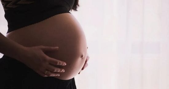 تفسير حلم الولادة.. زوال هموم للمتزوجة ومرحلة جديدة للعزباء