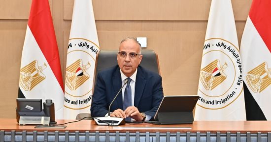 وزير الرى يكلف بإعداد مقترحات للإسراع من إجراءات صرف تعويضات نزع الملكية