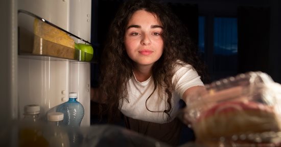 أكلات يمكن تناولها ليلًا تساعد فى إنقاص الوزن