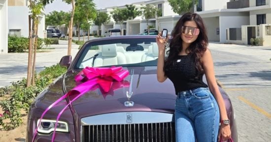 محمد سامى يهدى زوجته مى عمر سيارة فارهة فى عيد ميلادها.. صور