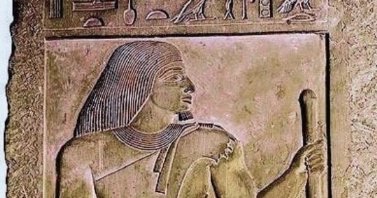 مقتنيات المتحف المصرى.. لوحة المشرف على الكتبة وابنه