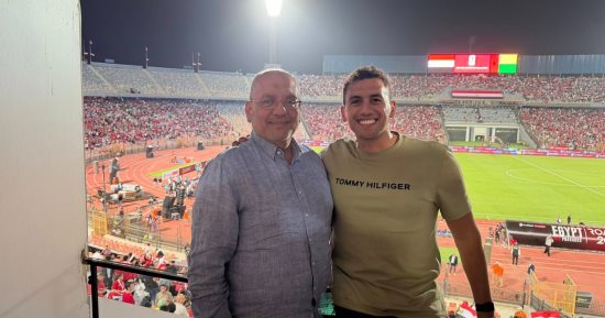 البطل الأولمبى أحمد الجندى يحتفل بتأهل منتخب مصر إلى كأس العالم مع والده