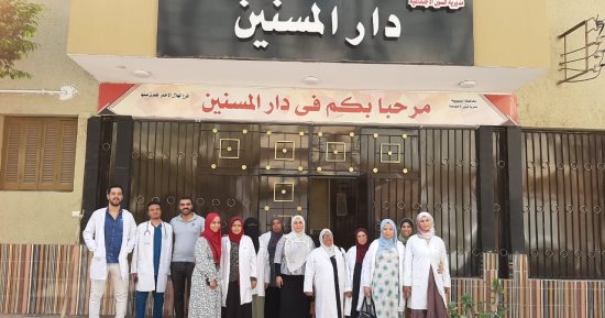 "لمسة وفاء".. مبادرة إنسانية لجامعة بنها لرعاية كبار السن بالقليوبية.. صور