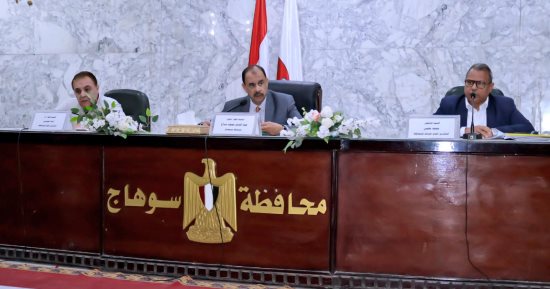 محافظ سوهاج يبحث حصر مبانى الإيجار القديم تمهيدا لتطبيق القانون الجديد