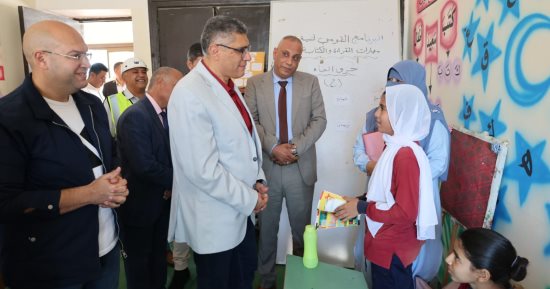 محافظ الجيزة يوجه بالاهتمام بالنشاط الطلابى وتنمية مهارات التلاميذ