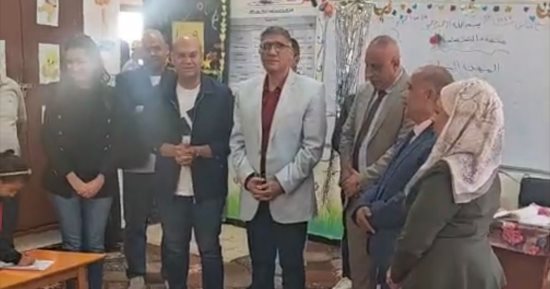 محافظ الجيزة يتفقد مدرسة المناجم الابتدائية فى الواحات البحرية.. فيديو