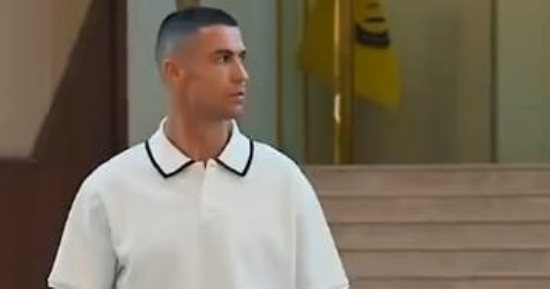 كريستيانو رونالدو يخطف الأنظار بـ لوك جديد بعد عودته لتدريبات النصر.. فيديو