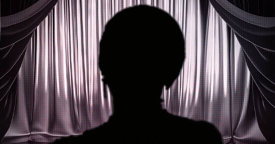 صوتها هز الأرض.. شخصية مشهورة ياتري مين؟ فيديو