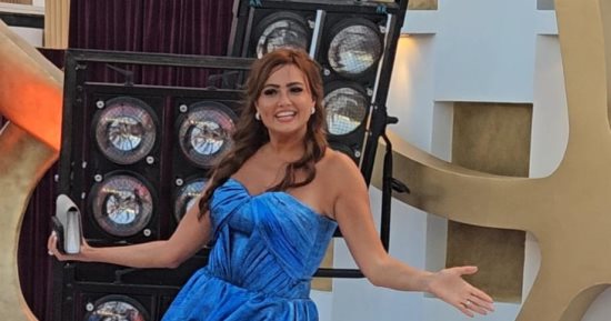 بشرى ترقص على ريد كاربت فيلم هابى بيرث داى فى ثانى أيام مهرجان الجونة