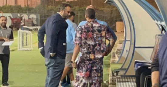 يورتشيتش وممدوح عيد يطمئنان على رمضان صبحى قبل السفر إلى ألمانيا.. صور