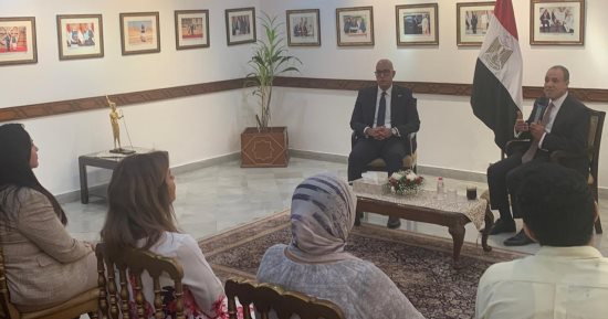 وزير الخارجية يلتقي أعضاء الجالية المصرية بالهند