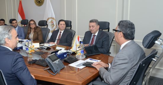 بعد تحريك سعر الوقود.. وزير التموين: نتابع لحظيًا مدى التزام المحطات ومستودعات البوتاجاز بالأسعار المقررة.. وحملات رقابية مكثفة بالأسواق.. شعبة المخابز: الرغيف المدعم ثابت بـ20 قرشا