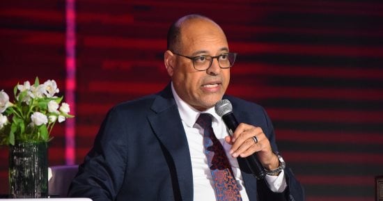 وزير العمل يحدد الإجازات الرسمية مدفوعة الأجر للعاملين بالقطاع الخاص.. تفاصيل