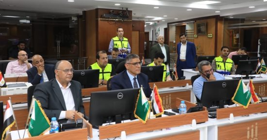 محافظ الجيزة يشدد على تكثيف الحملات بالمواقف ومواصلة ترقيم مركبات التوكتوك