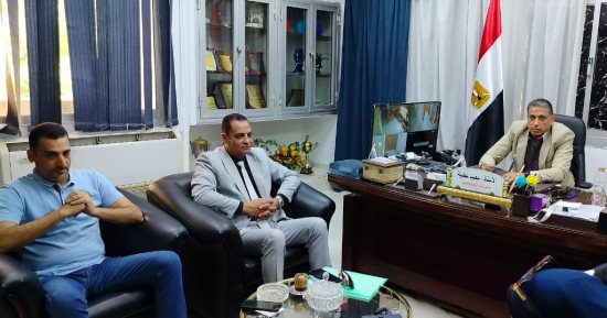 وكيل وزارة التعليم بالجيزة يوجه بوضع خطط علاجية للطلاب ضعاف القراءة والكتابة