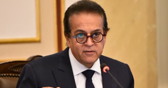 وزير الصحة يستقبل محافظ مطروح لمتابعة الاستعدادات لإدراج المحافظة ضمن منظومة التأمين الصحي الشامل بالمرحلة الثانية