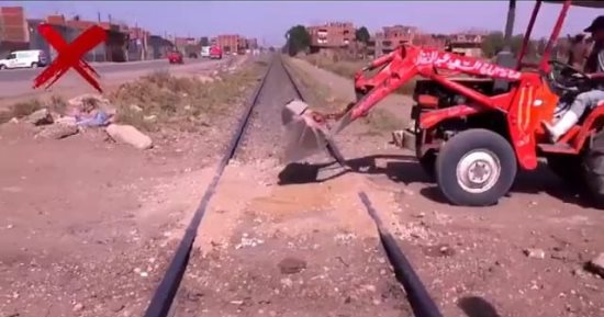 وزارة النقل تناشد المواطنين عدم إقامة معابر غير شرعية على قضبان السكة الحديد
