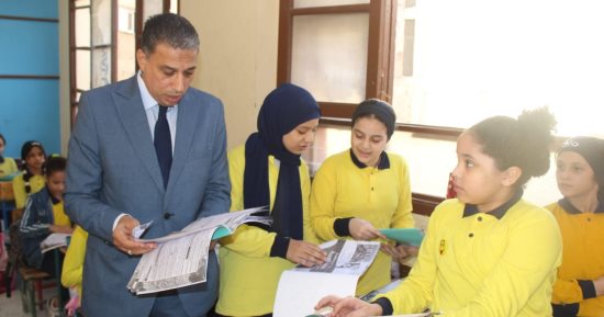 وكيل وزارة التعليم بالجيزة ينهى تعاقد معلم بالحصة لتقصيره فى الشرح