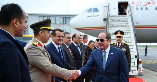 أوروبا تقيم مأدبة عشاء تكريما للرئيس السيسى بحضور أكثر من 21 قائدا ورئيس حكومة.. برنامج عمل مكثف للرئيس ولقاءات مهمة خلال الزيارة.. وملك بلجيكا يستقبله فى مكتبه والحرس الملكى يصطف فى ساحة القصر ترحيبا بزعيم مصر