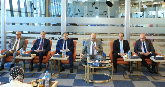 افتتاح المتحف الكبير.. وزارة الطيران تنظم جولة تفقدية لمحرري شؤون القطاع بمطار سفنكس 