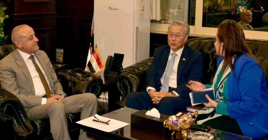 محافظ الأقصر يبحث مع سفير كوريا الجنوبية التعاون وزيادة السياح الكوريين