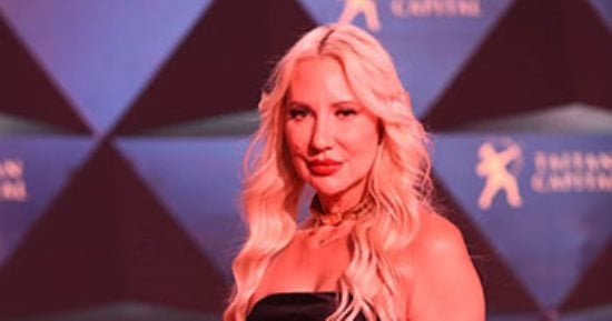 المطربة الأمريكية آمون ستار تحضر حفل الجرامى فى الأهرامات.. صور 