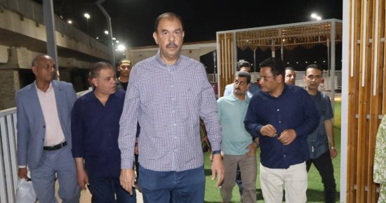 محافظ سوهاج يتفقد الممشى والمرسى السياحيين بالكورنيش الغربي 