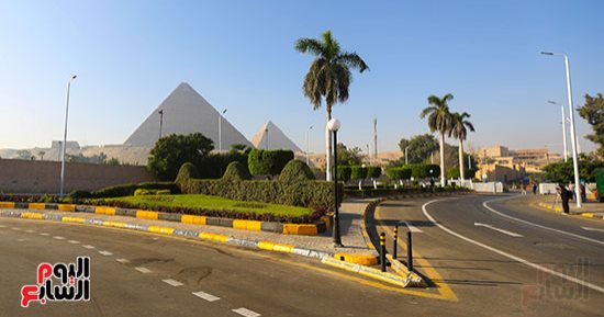 مساحات خضراء وإنارات.. محيط المتحف المصرى الكبير يتزين قبل الافتتاح "صور"