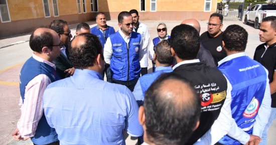 نائب وزير الصحة يتفقد ميناء رفح البري لضمان جاهزية الخدمات الطبية والطوارئ