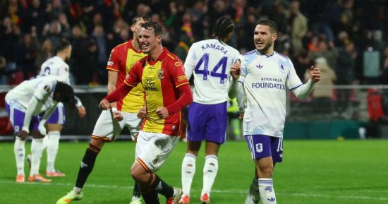 جو أهيد إيجلز يسقط أستون فيلا 2-1 في الدوري الأوروبي.. فيديو 