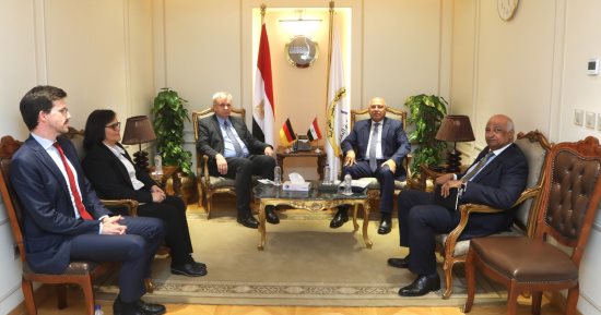 وزير الصناعة: مصر تمتلك كل المقومات لتكون مركزا إقليميا لصناعة السيارات
