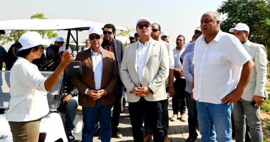 وزير الإسكان يتفقد مكونات مشروع حدائق تلال الفسطاط وأعمال التشطيبات