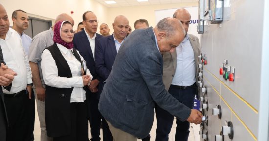 وزير الكهرباء يشهد إطلاق التيار بخط الكهربائى عيون موسى / شرق الإسماعيلية