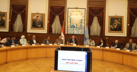 محافظ القاهرة: تخصيص شاشات عرض بالميادين لبث مواد ترويجية عن المتحف الكبير