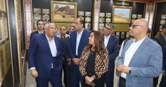 محافظ سوهاج: المعرض الزراعى بالوادى الجديد فرصة مميزة لعرض أحدث التقنيات