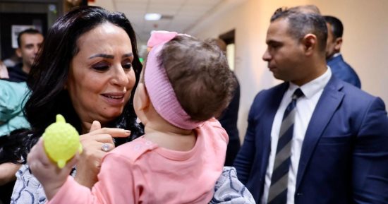 تسليم 14 طفلا لأسر بديلة بالمحافظات برعاية وزيرة التضامن الاجتماعي.. صور