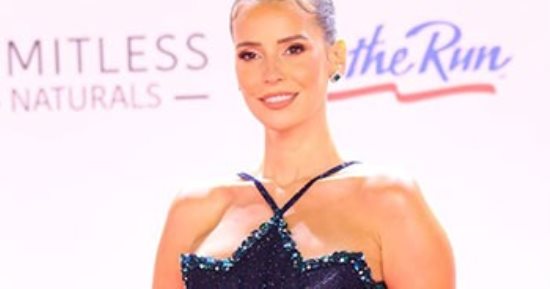 أبرز النجوم وأبنائهم على ريد كاربت الجونة.. آخرهم إيمان العاصى وابنتها