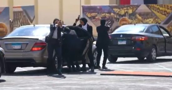 وزارة الداخلية تدخل مرحلة إعداد شرطي عصرى.. ذكاء وتكنولوجيا وكفاءة قتالية في مشهد يليق بالجمهورية الجديدة.. عروض قتالية مبهرة في ختام تدريب معاوني الأمن.. والفتيات يخطفن المشهد بقدرات خاصة.. صور