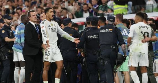 تفاصيل خناقة لاعبى ريال مدريد وبرشلونة بعد الكلاسيكو.. فيديو