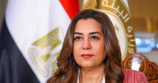 وزارة البيئة تشكل لجنة تفتيش عاجلة لفحص انبعاثات محطة خلط خرسانة