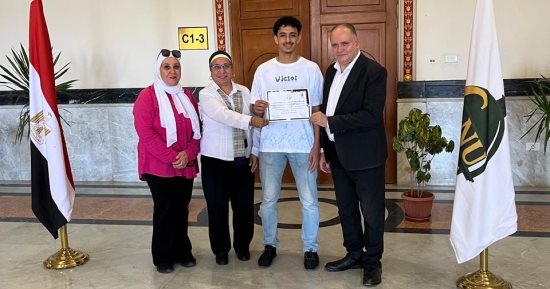 جامعة القاهرة الأهلية: فوز الطالب سيف أحمد بالمركز الأول فى تنس الطاولة