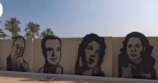 محيط المتحف المصرى الكبير يتجمل استعدادا للحدث الأضخم.. صور