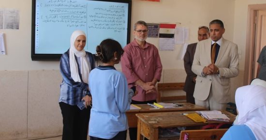 مدير تعليم الجيزة يشدد على تطبيق لائحة الانضباط بعد رصد طلاب خارج المدرسة