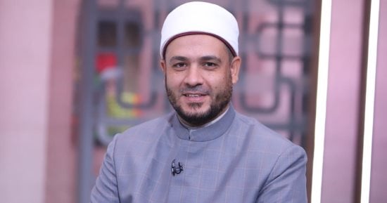 الفرق بين الهبة فى الحياة والوصية بعد الوفاة.. عالم أزهرى يوضح