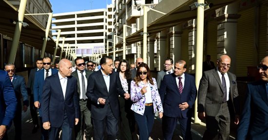 الباعة الجائلون بالعتبة لـ رئيس الوزراء بعد تطوير السوق: مكناش نحلم بحاجة زى كدة
