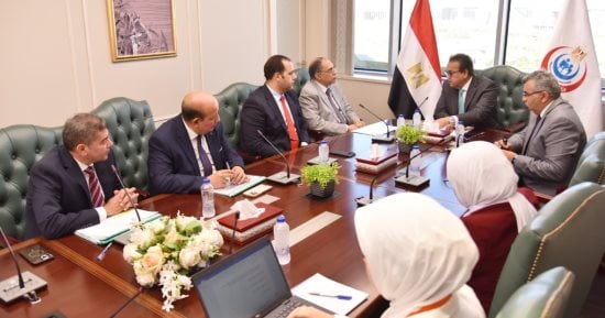 وزير الصحة يستقبل وفد شركة “وادي النيل للمقاولات” لبحث تسريع المشروعات الصحية وتعزيز التعاون