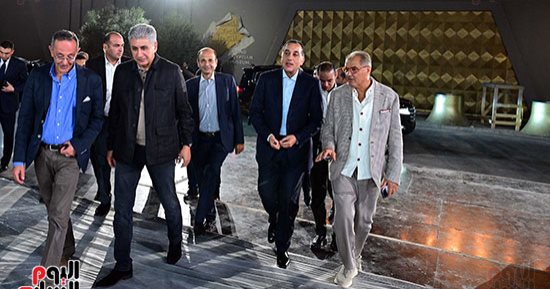 رئيس الوزراء يتابع ميدانيا لمسات احتفالية افتتاح المتحف المصرى الكبير.. صور 